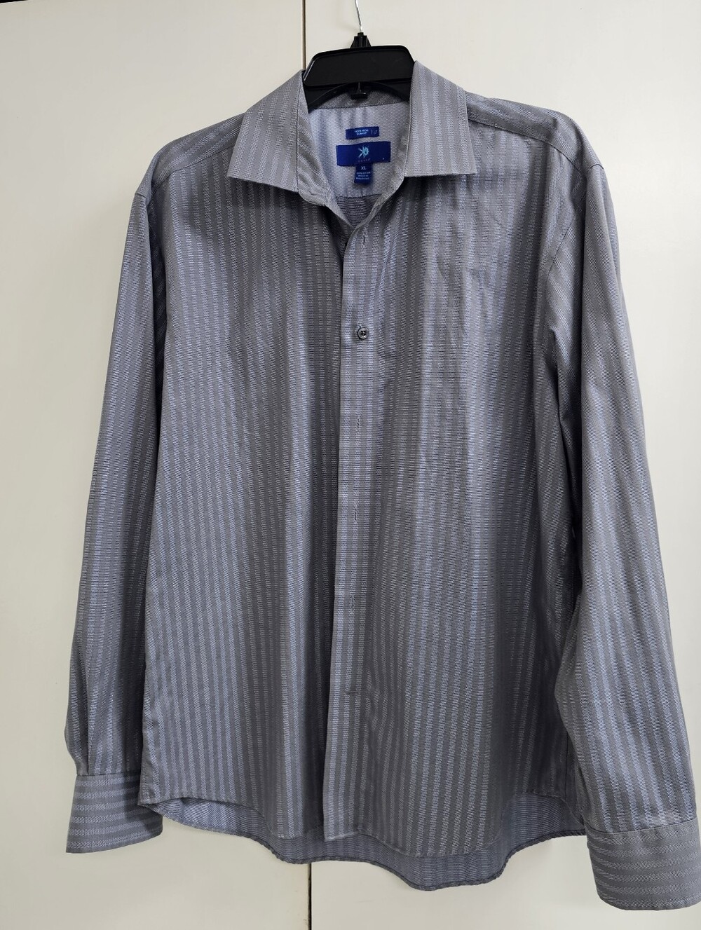 Silver-Gray Vertical Stripe Dress Shirt. Mens. XL